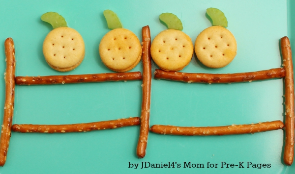 snack activity four little pumpkins