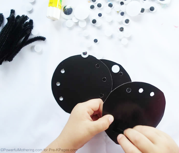fine motor spider activity