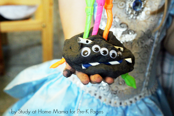 spider play dough activity