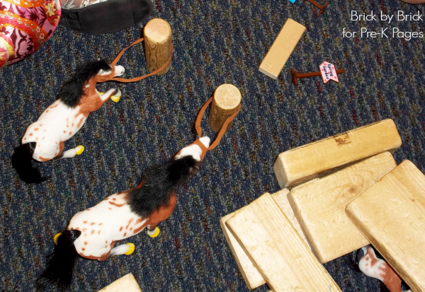 western block play horses