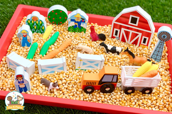 farm sensory bin for preschool