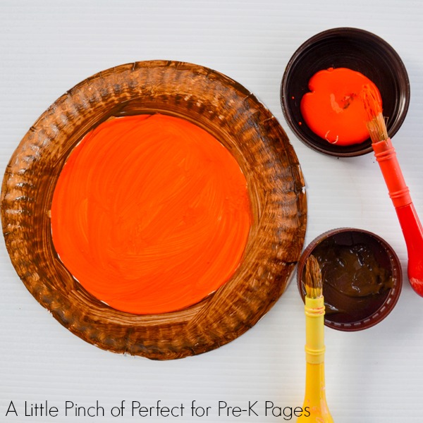 paper plate pie activity for preschool thanksgiving